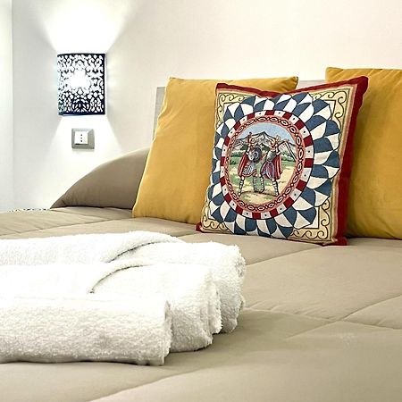 I Mori - Holiday Rooms Lascari Luaran gambar
