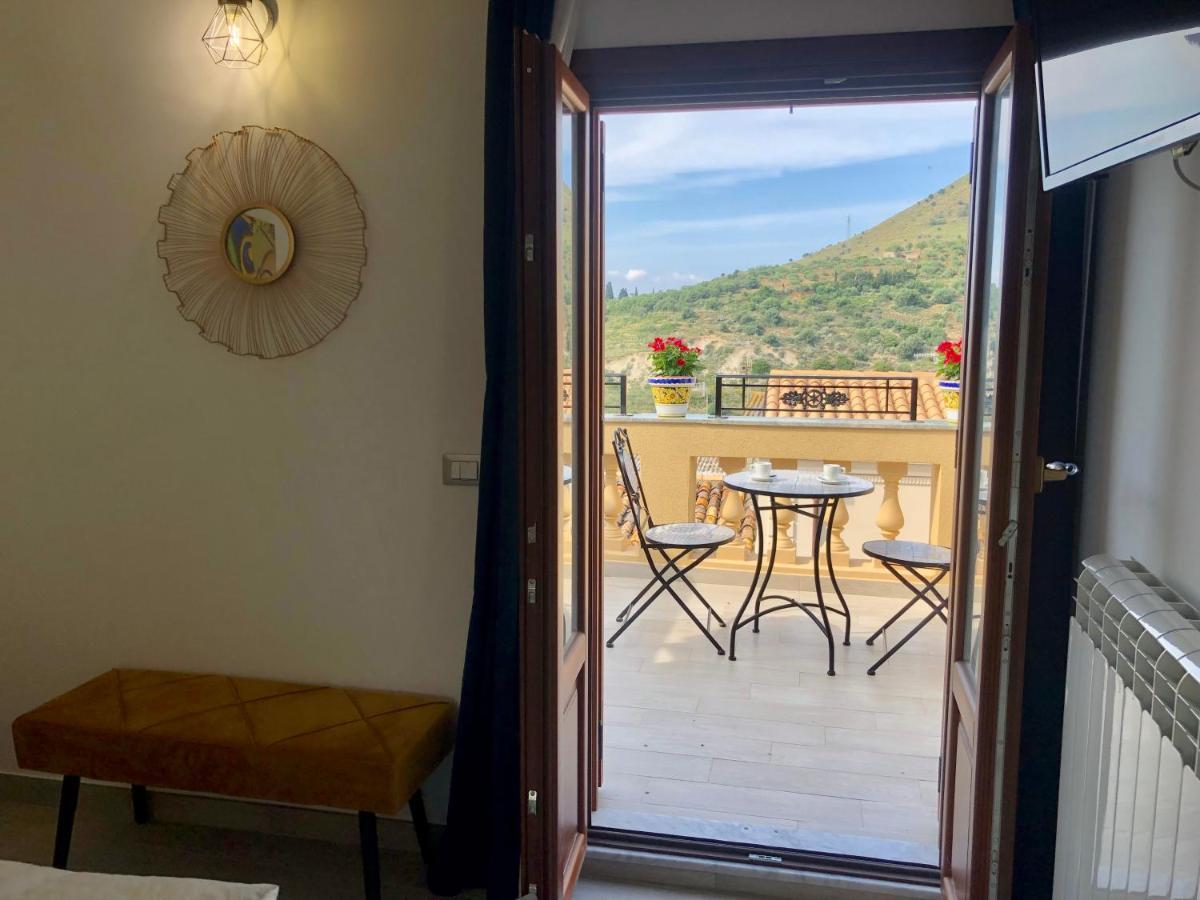 I Mori - Holiday Rooms Lascari Luaran gambar