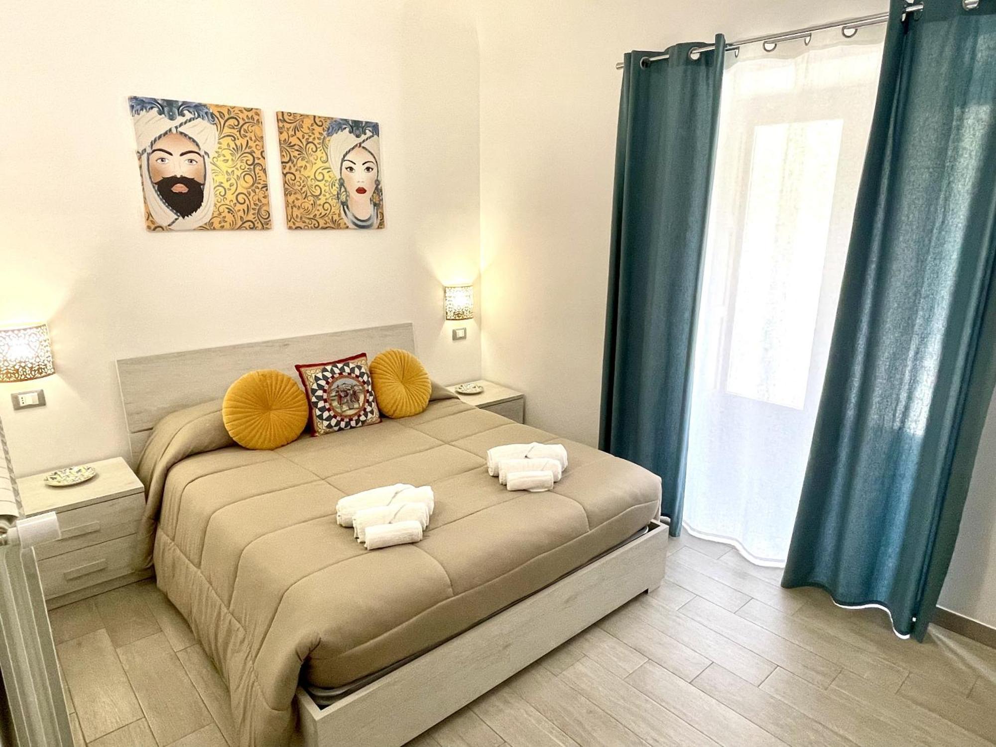 I Mori - Holiday Rooms Lascari Luaran gambar