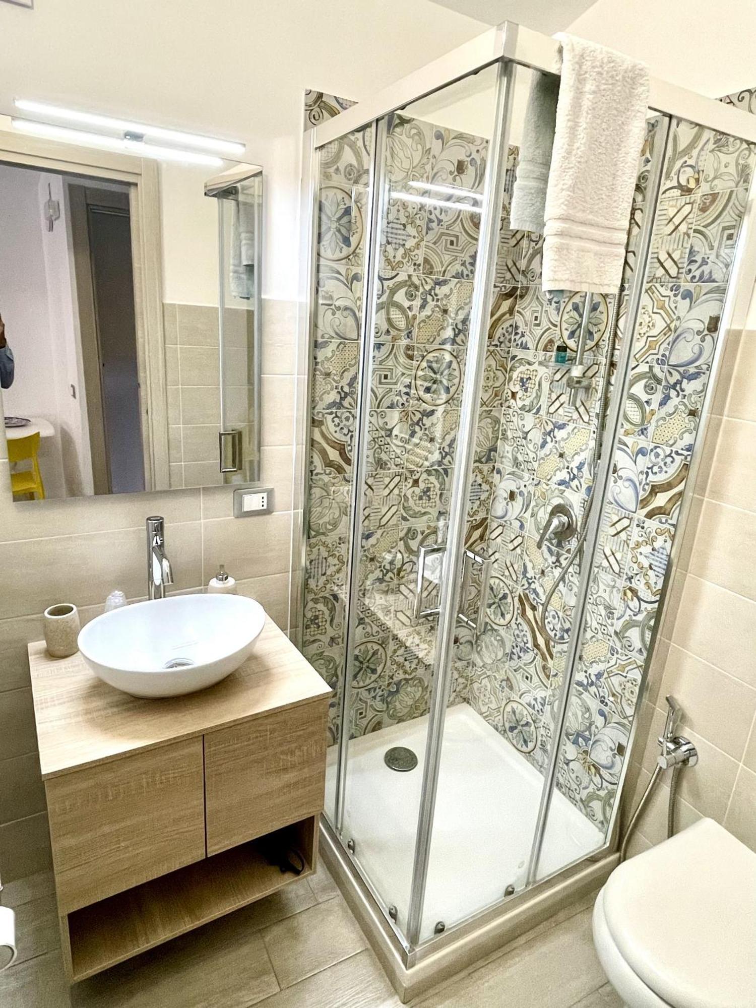 I Mori - Holiday Rooms Lascari Luaran gambar