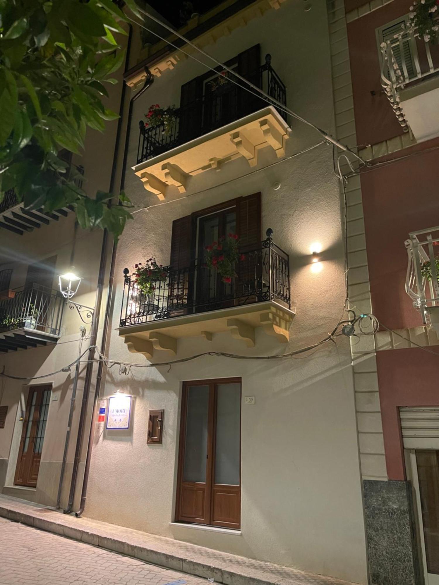I Mori - Holiday Rooms Lascari Luaran gambar